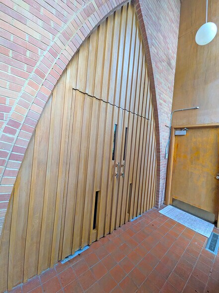 More Photos Of 5915 Singing Hills Dr, Dallas Religious Facility For Sale