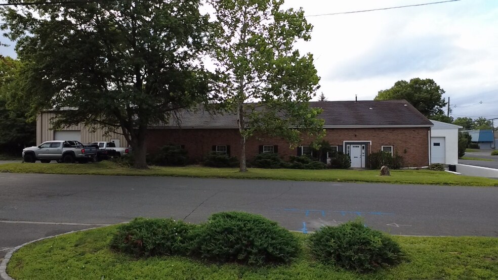 More Photos Of 220 Mountain Ave, Middlesex Warehouse For Sale