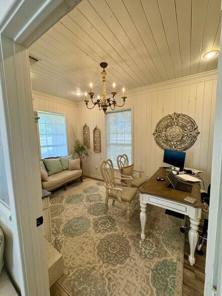 More Photos Of 932 E Highway 199, Springtown Office For Lease