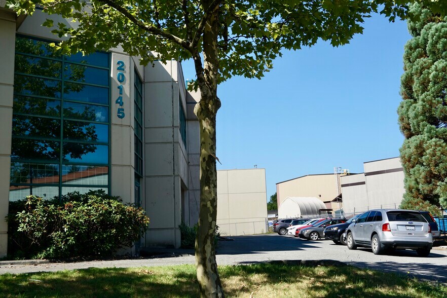 More Photos Of 20145 Stewart Cres, Maple Ridge Flex For Lease