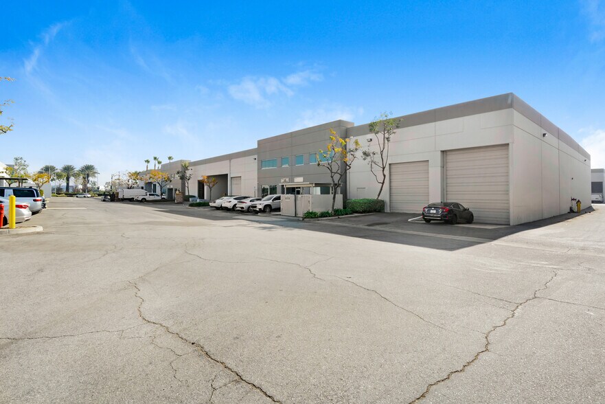 More Photos Of 1550 Milliken Ave, Ontario Warehouse For Lease