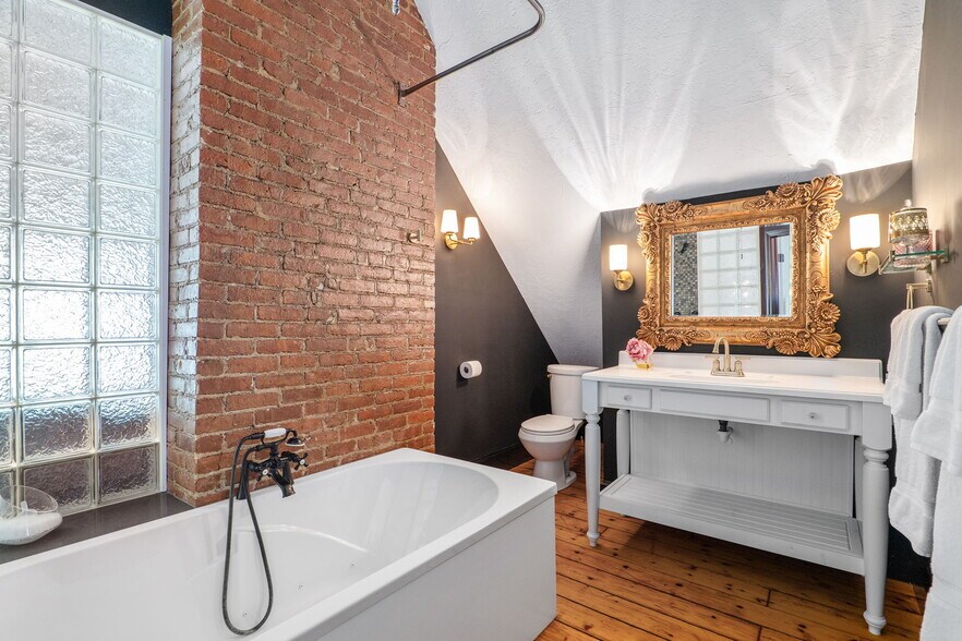 More Photos Of 462-470 2nd Ave, Troy Storefront Retail Residential For Sale