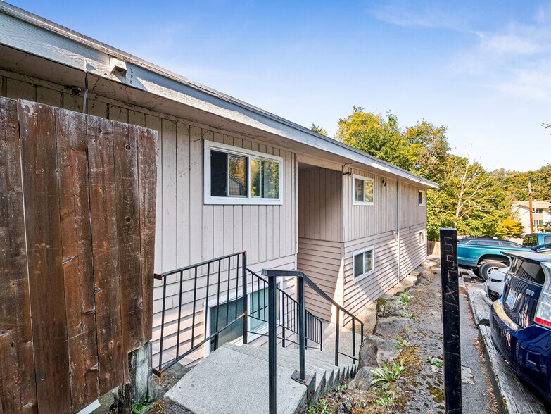 More Photos Of 127 Kensington Ave S, Kent Apartments For Sale