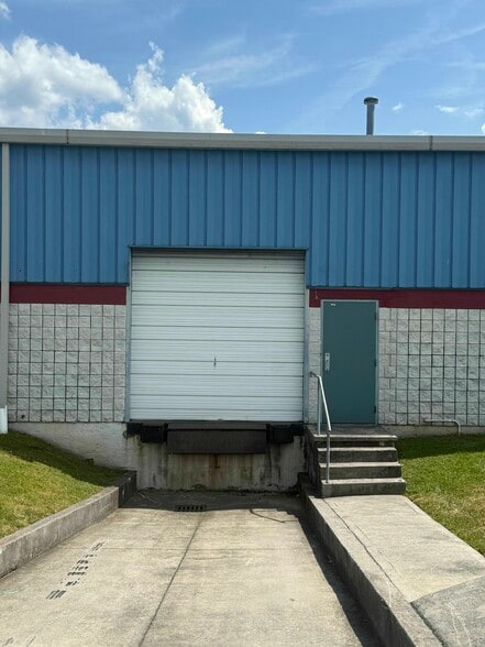 More Photos Of 127 River Bend Dr, Sevierville Warehouse For Lease