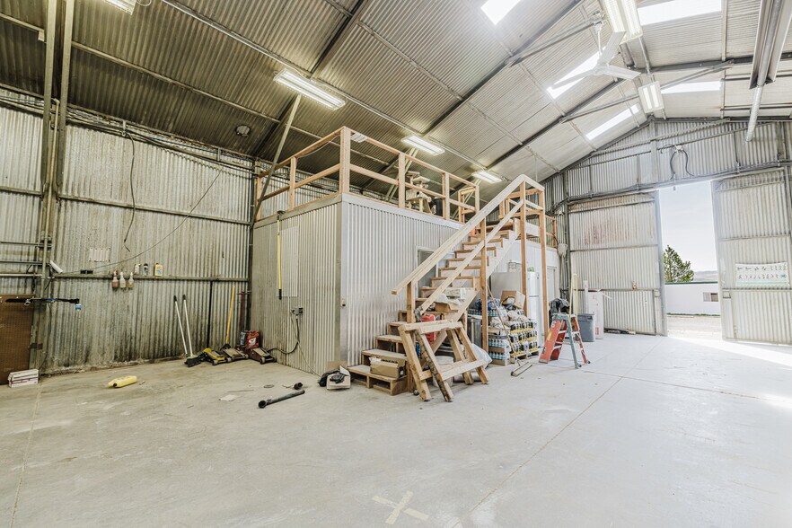 More Photos Of 824 Poplar St, Carlin Industrial For Sale