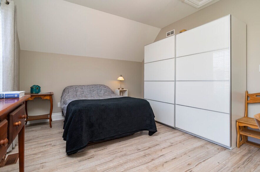 More Photos Of 6391 Main St, Whitchurch-Stouffville Storefront Retail Office For Sale