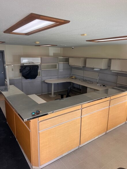 More Photos Of 804 SE 30th St, Des Moines Warehouse For Lease