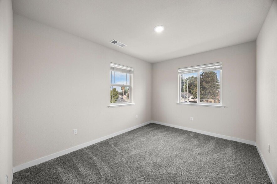 More Photos Of 930 W Alameda St, Manteca Apartments For Sale