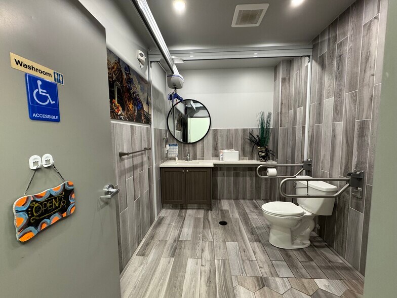 More Photos Of 11767 225th St, Maple Ridge Storefront Retail Office For Sale