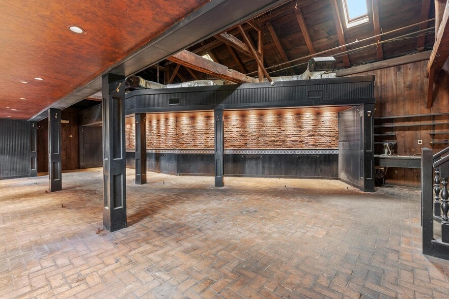 More Photos Of 24 W Main St, Avon Restaurant For Lease