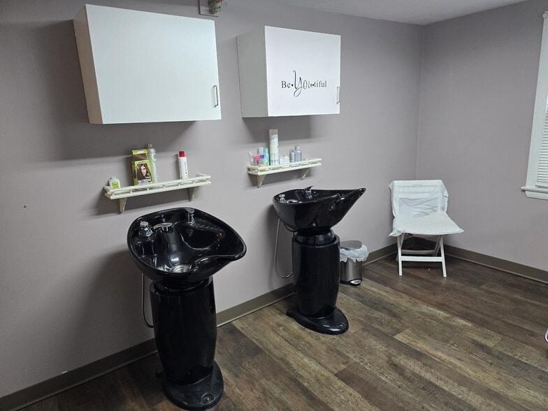 More Photos Of 154 Talcottville Rd, Vernon Rockville Freestanding For Sale