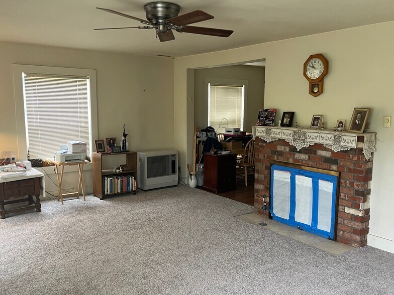 More Photos Of 1907 Simpson Ave, Aberdeen Flex For Sale