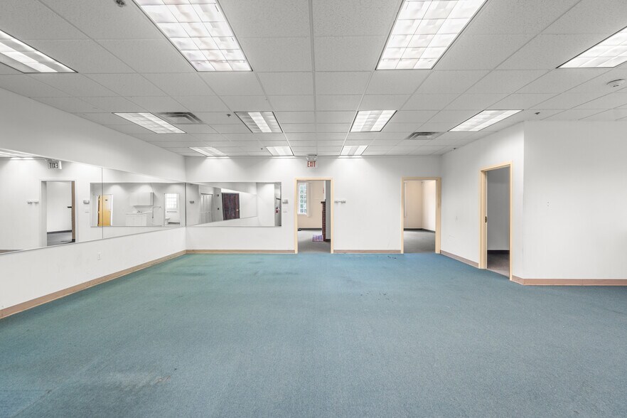 More Photos Of 256 Georgetown Rd, Boxford Unknown For Sale