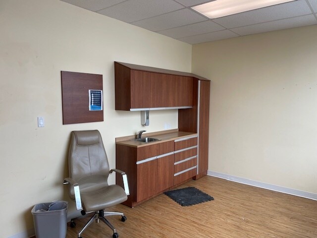 More Photos Of 1099 Boul Du Curé-Labelle, Blainville General Retail For Lease