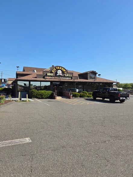 More Photos Of 572 Watertown Ave, Waterbury Restaurant For Sale