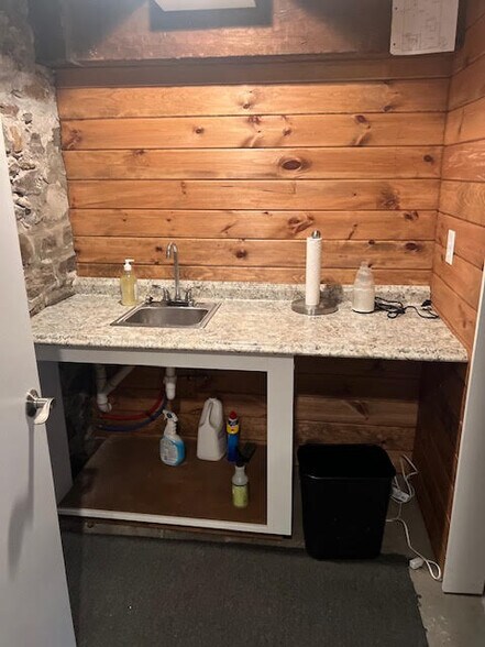 More Photos Of 2131 Five Mile Line Rd, Penfield Freestanding For Lease