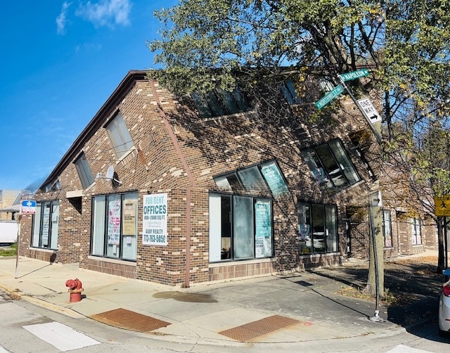 More Photos Of 5801 Northwest Hwy, Chicago Office For Sale