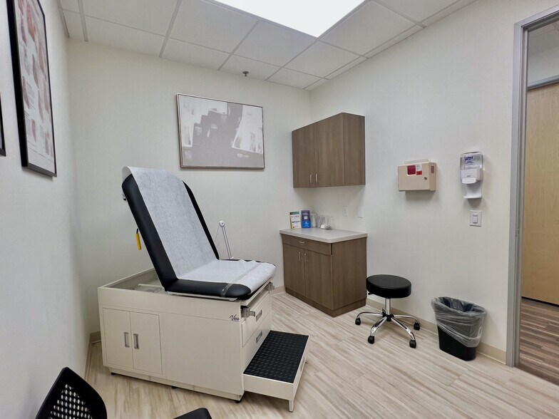 More Photos Of 1760 E Pecos Rd, Gilbert Medical For Lease
