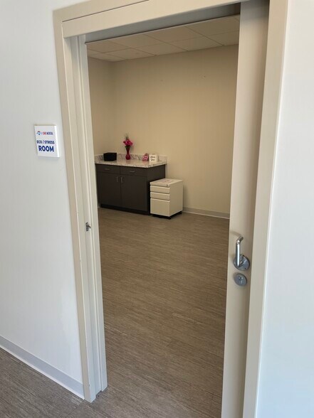 More Photos Of 801 Northpoint Pky, West Palm Beach Office For Lease