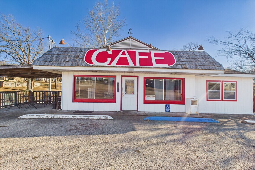 More Photos Of 1603 Central Blvd, Bull Shoals Restaurant For Sale
