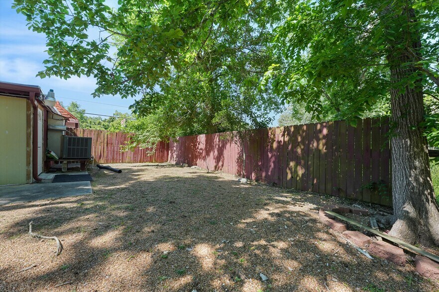 More Photos Of 9302 Highway 6, Hitchcock Restaurant For Sale