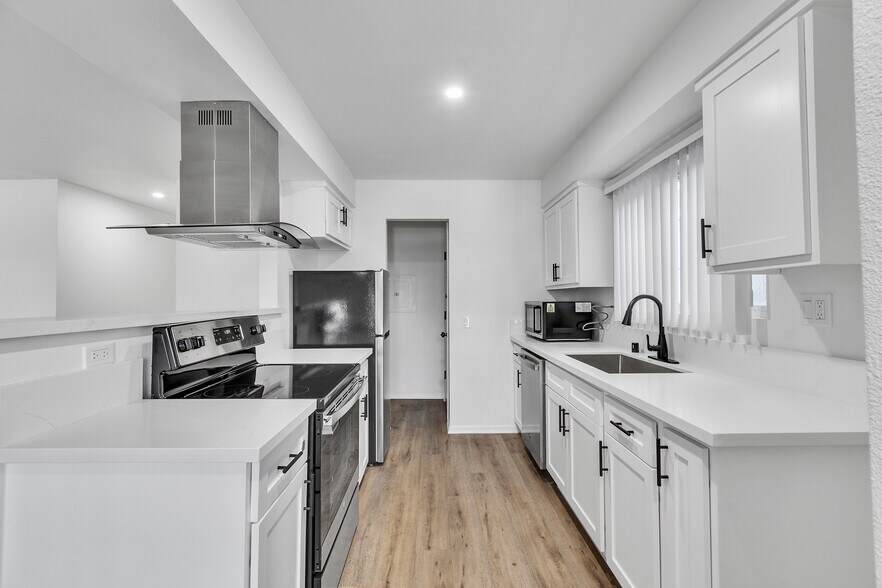 More Photos Of 625 Orizaba Ave, Long Beach Apartments For Sale