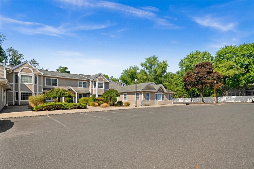 More Photos Of 5 Mountain Blvd, Warren Office For Lease