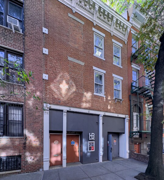Primary Photo Of 120 Bank St, New York Schools For Sale