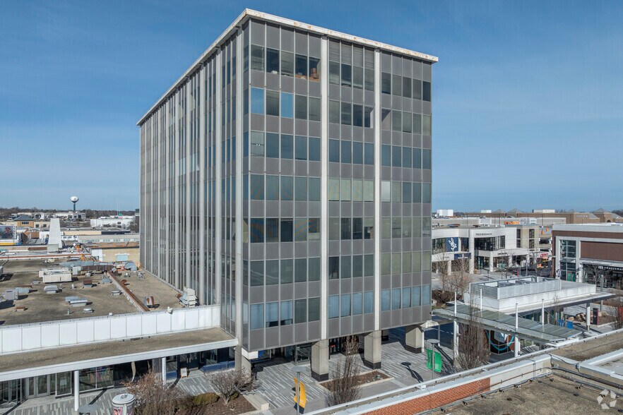 More Photos Of 100-120 Oakbrook Ctr, Oak Brook Medical For Lease