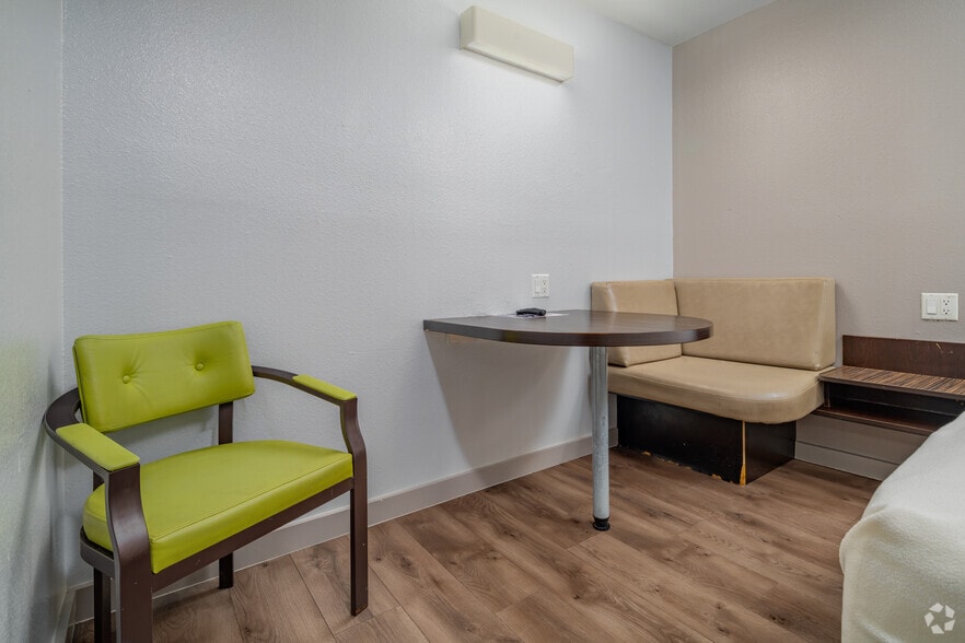 More Photos Of 11221 San Pedro Ave, San Antonio Hotel For Sale
