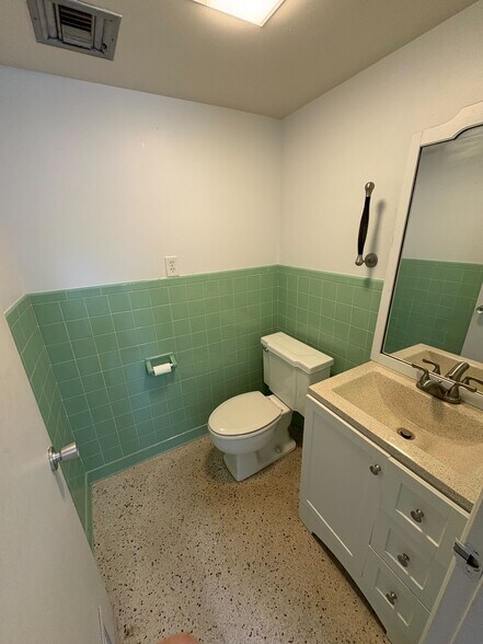 More Photos Of 417 Canal St, New Smyrna Beach Storefront Retail Office For Sale