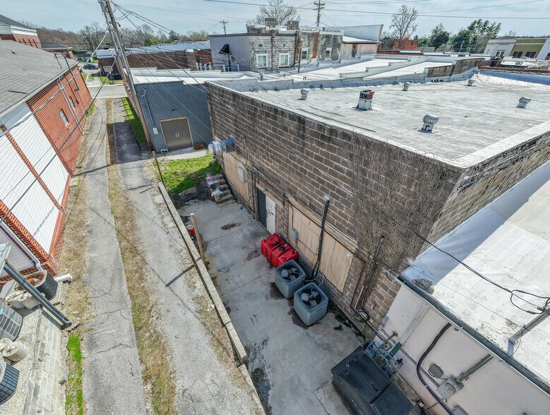 More Photos Of 108 W Walnut St, Smithville Restaurant For Sale