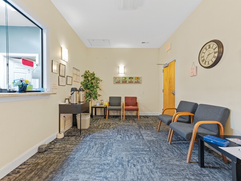 More Photos Of 120 Chadwick Square Ct, Hendersonville Medical For Lease
