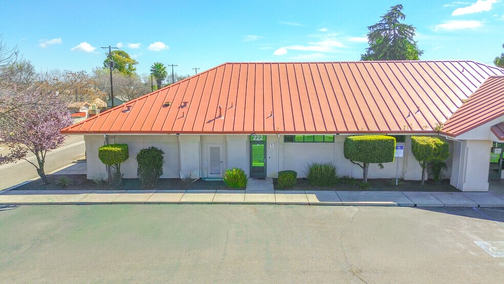 More Photos Of 222 I St, Los Banos Office For Lease
