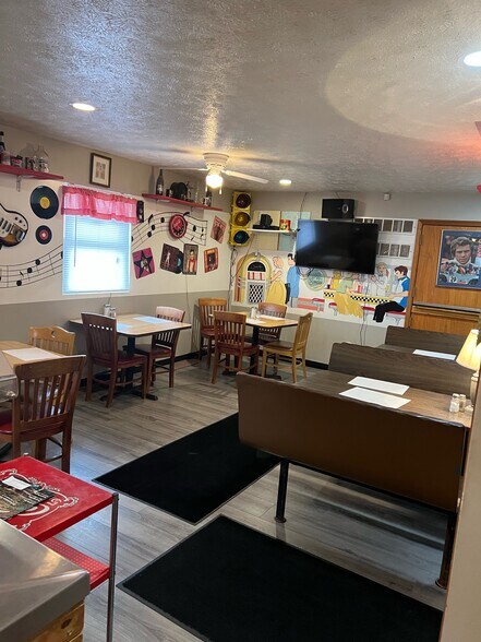 More Photos Of 641 Massillon Rd, Akron Restaurant For Sale