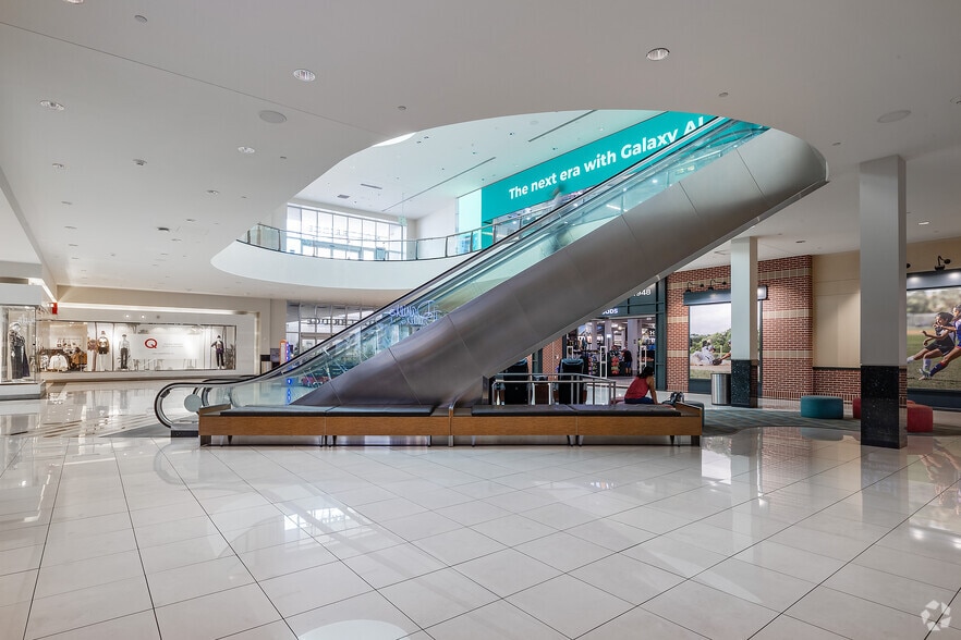 More Photos Of 9301 Tampa Ave, Northridge Unknown For Lease