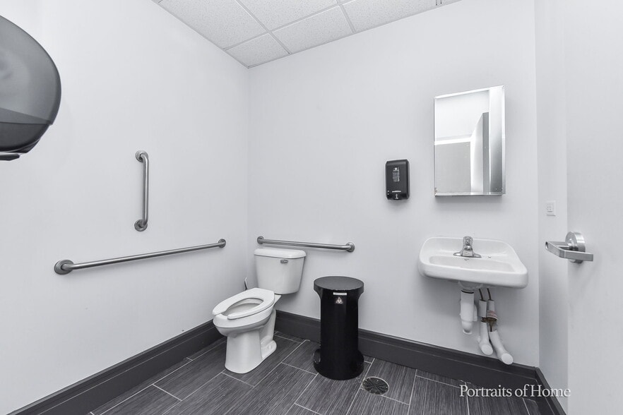 More Photos Of 1585 Beverly Ct, Aurora Warehouse For Sale