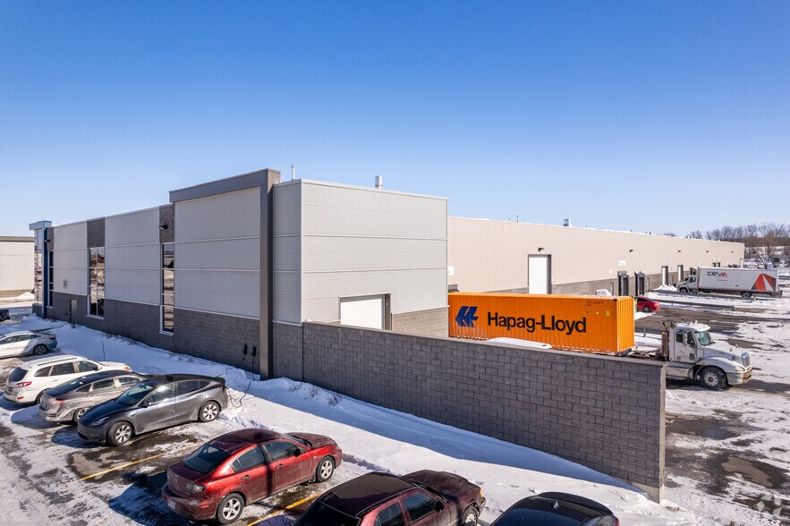 More Photos Of 980 Rue Valois, Vaudreuil-dorion Manufacturing For Lease