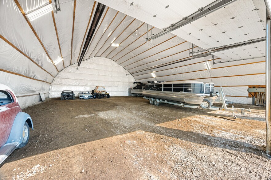 More Photos Of 58 Willoughby St, Blackfoot Warehouse For Sale