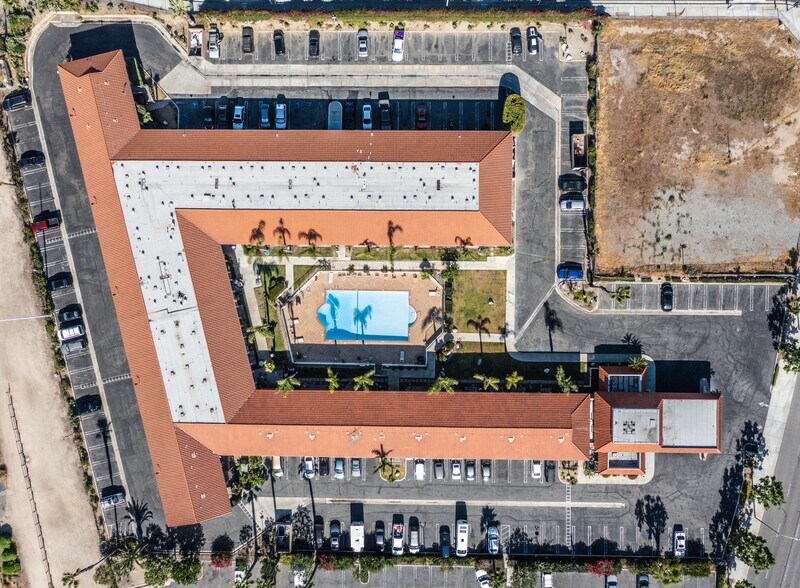 More Photos Of 5710 E La Palma Ave, Anaheim Apartments For Sale