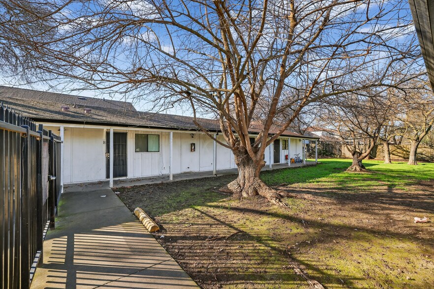 More Photos Of , Sacramento Multifamily For Sale