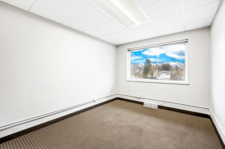 More Photos Of 4513 Lincoln Ave, Lisle Office For Sale