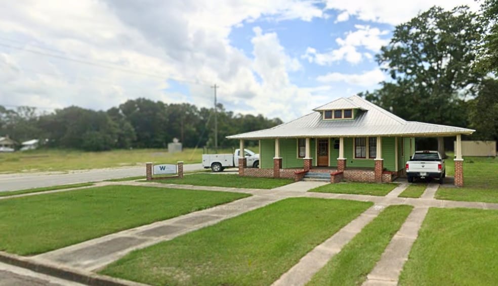 Primary Photo Of 111 West Orange St, Jesup Freestanding For Lease