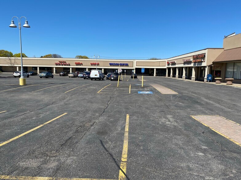 More Photos Of 720-744 E Ridge Rd, Rochester Unknown For Lease