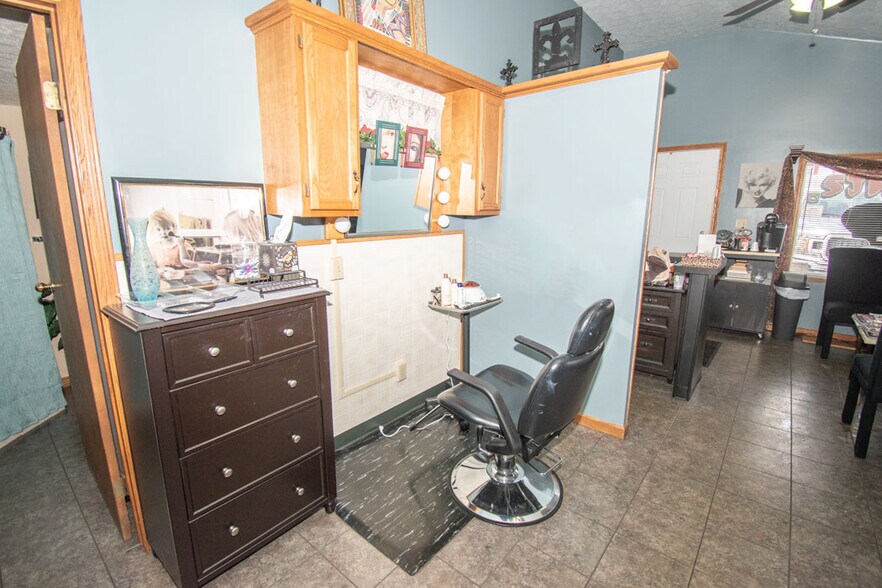 More Photos Of 3861 Main St, Mineral Ridge Office For Sale