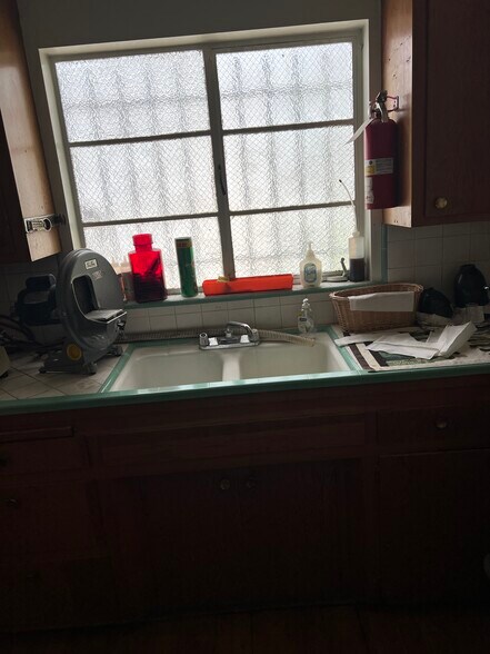 More Photos Of 13175 Paramount Blvd, South Gate Office For Sale