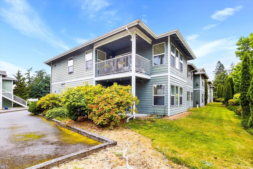 More Photos Of 344 E Bellis Fair Pky, Bellingham Apartments For Sale