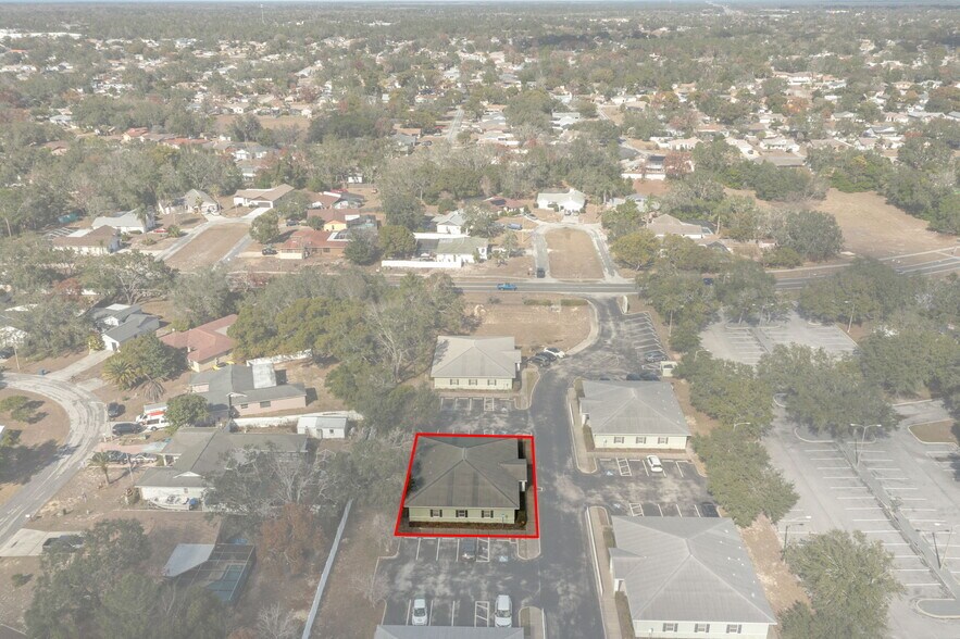 More Photos Of 8352 Forest Oaks Blvd, Spring Hill Office For Sale