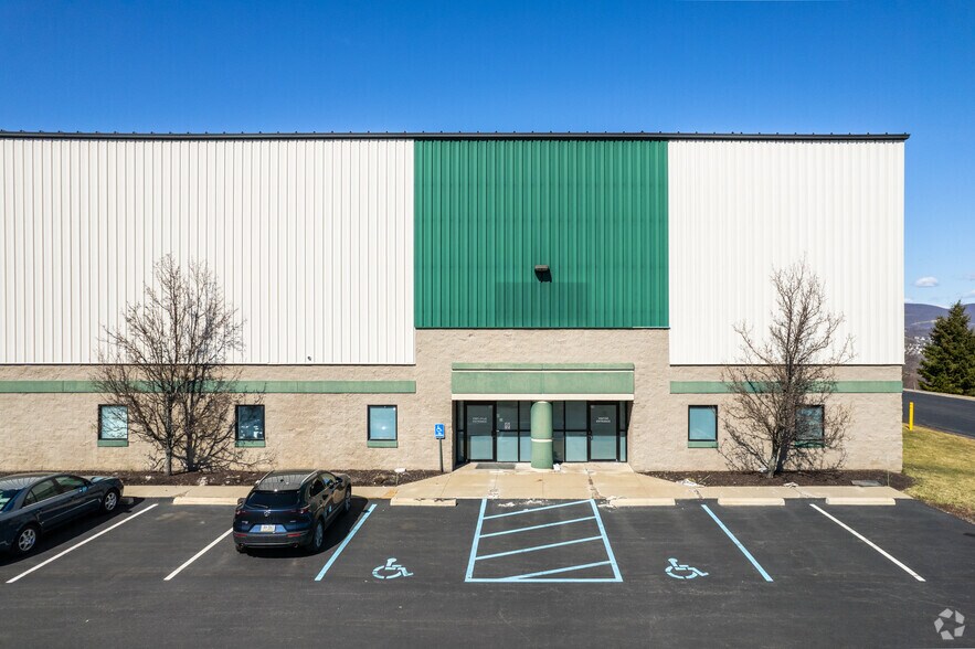 More Photos Of 14-46 Alberigi Dr, Jessup Warehouse For Lease