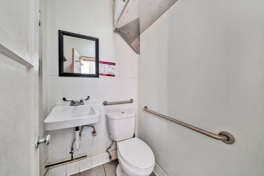 More Photos Of 73489 29 Palms Hwy, Twentynine Palms Restaurant For Sale